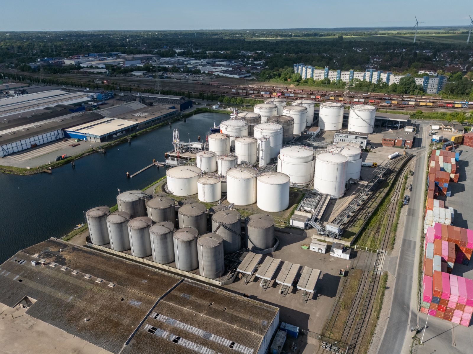 Storage tanks at the Bremen terminal