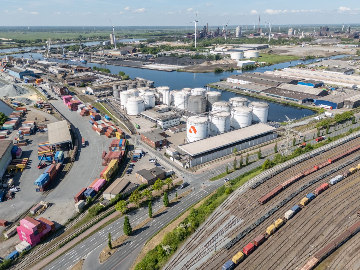 Terminal infrastructure and railway tracks in Bremen